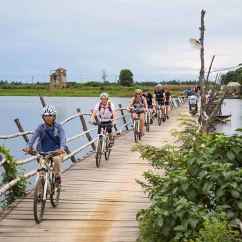 Turists in Hoi An on bike tour